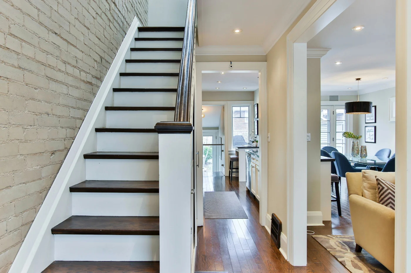 Solid wood stairs